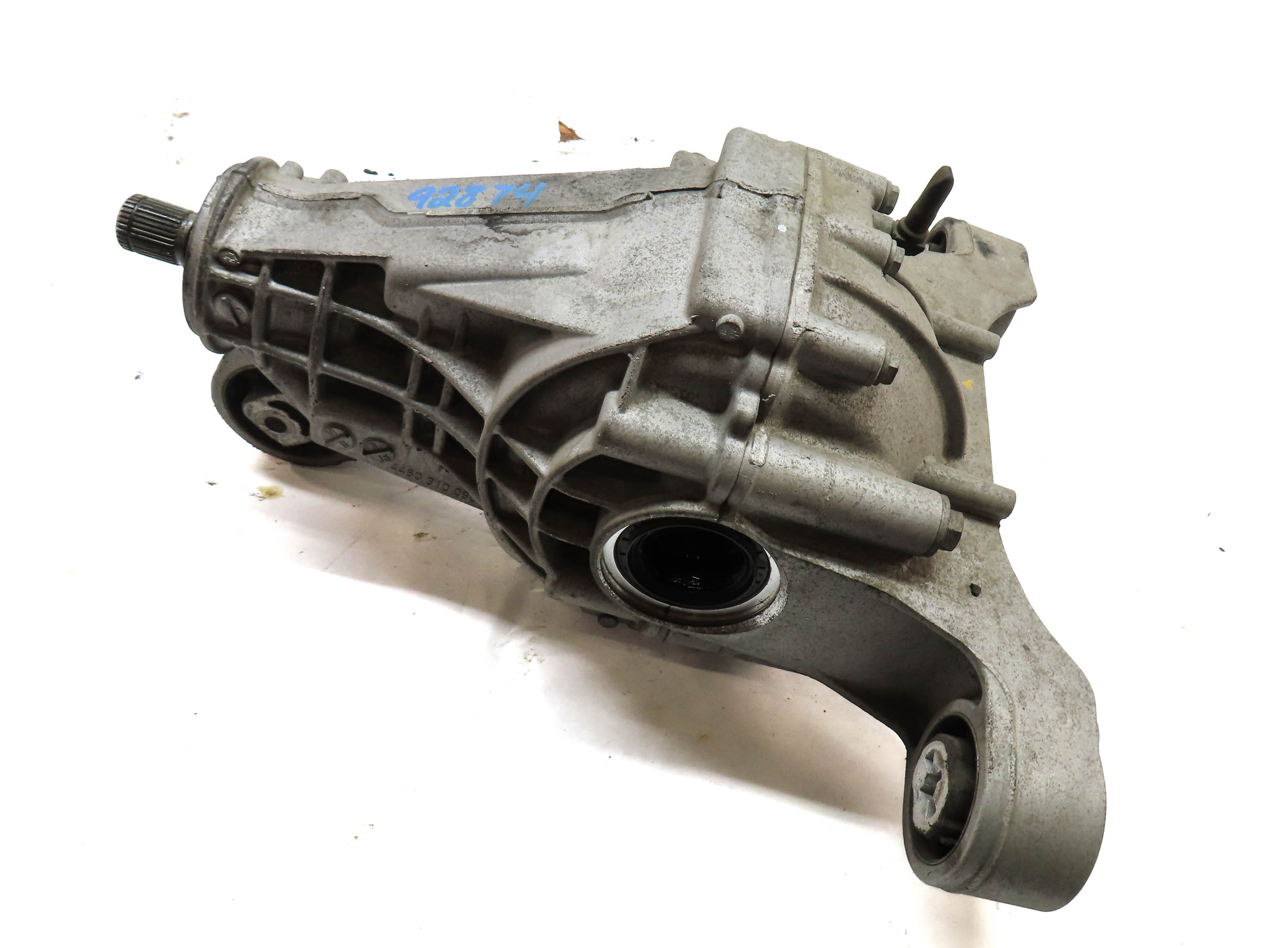 2011-2014 PORSCHE CAYENNE (958) 3.0L - REAR DIFFERENTIAL GEAR CARRIER — exact item pictured